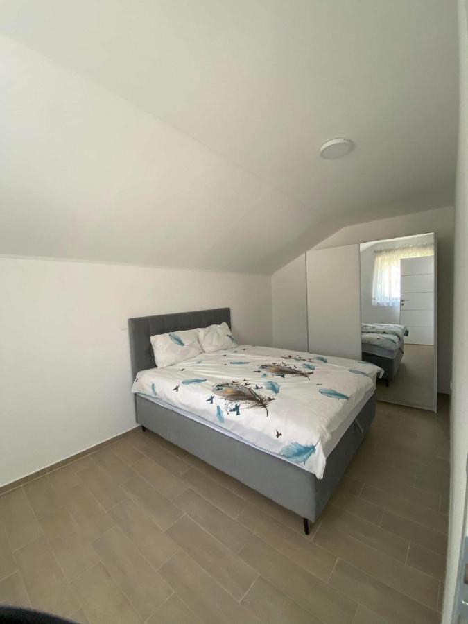 Apartman Zepce Eksteriør bilde
